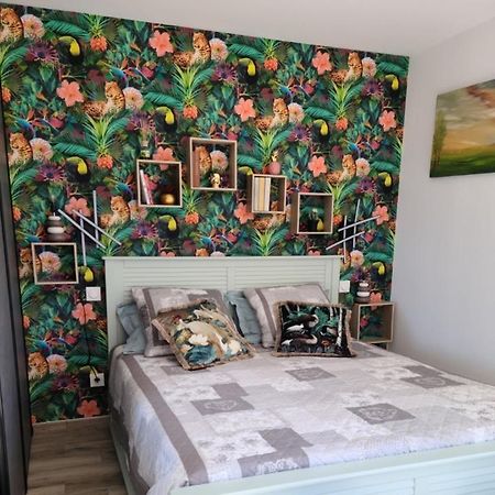 Les Papillons D'Uzes Bed and Breakfast Saint-Laurent-la-Vernède Eksteriør billede